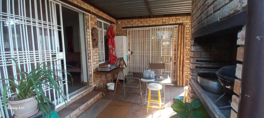 3 Bedroom Property for Sale in Safari Gardens North West